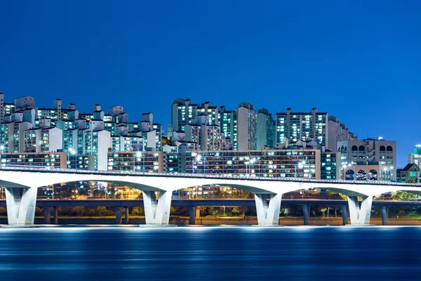 Seoul stad bij nacht — Stockfoto