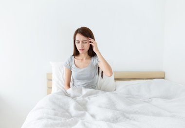 Asyalı kadın duygu baş ağrısı