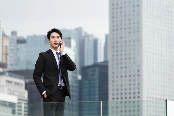 Ázsiai fiatal üzletember öltöny — Stock Fotó