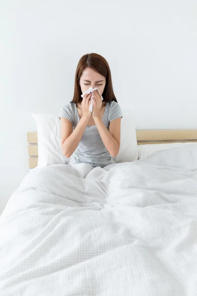 Asian woman feeling unwell — Stock Photo, Image