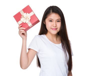 Beyaz t-shirt Asyalı genç kadın