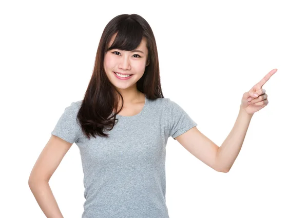 Joven mujer asiática en camiseta gris —  Fotos de Stock