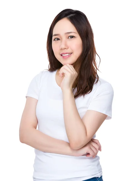 Beyaz t-shirt genç Asyalı kadın — Stok fotoğraf