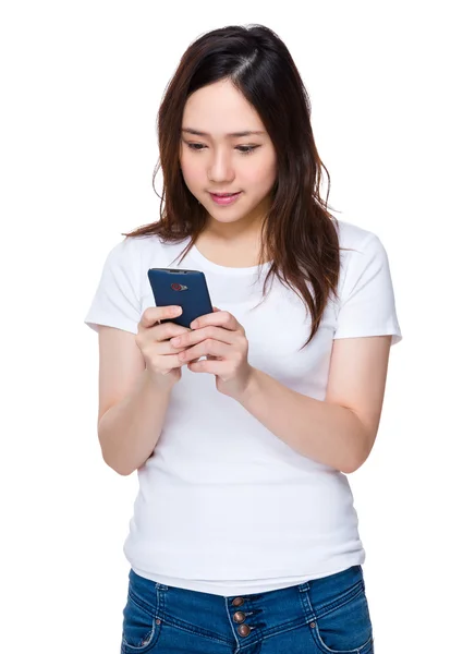 Joven asiática mujer en blanco camiseta — Foto de Stock