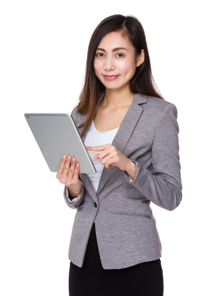 Asiática joven mujer de negocios en traje de negocios — Foto de Stock