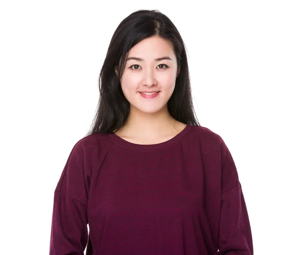 Asiatiska ung kvinna i röd t-shirt — Stockfoto