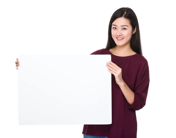 Asiática joven mujer en rojo camiseta — Foto de Stock