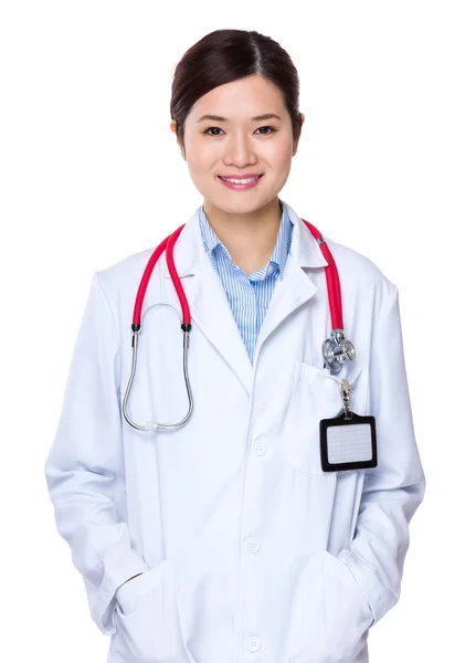 Asiatico medico femminile con stetoscopio — Foto Stock