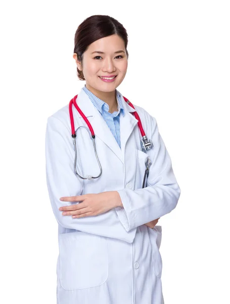Asiatiska unga läkare med stetoskop — Stockfoto