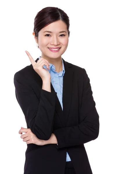 Азиатская молодая бизнесвумен в черном костюме — стоковое фото