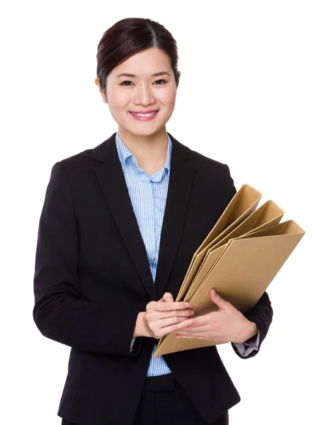 Aziatische jonge zakenvrouw in zwart pak — Stockfoto
