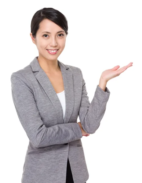 Young asian businesswoman in business suit — Stock Photo, Image