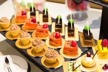 Tatlılar taze meyve ile