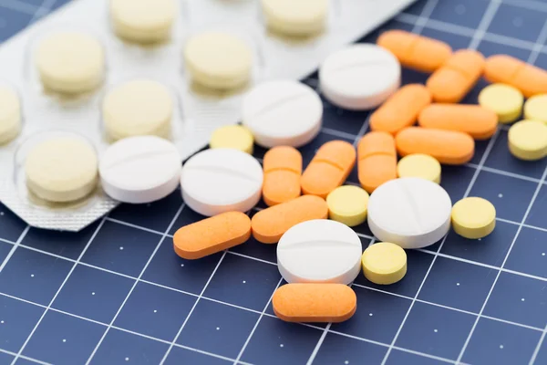 Farmaci e pillole mediche — Foto Stock