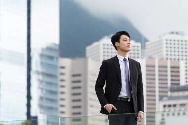 Asya iş adamı düşünüyorum soemthing