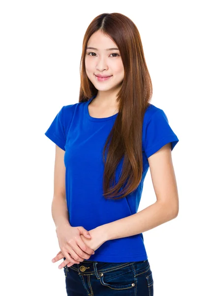 青い t シャツのアジアの若い女性 — ストック写真