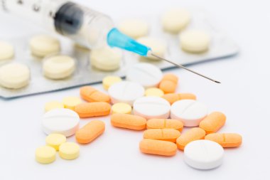 Tıbbi ilaç ve iğne şırınga