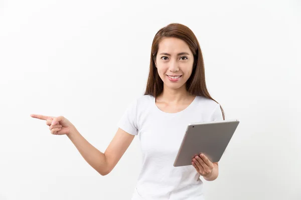 Asian woman with tablet pc — Stock Photo, Image