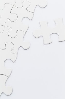 Eksik beyaz jigsaw puzzle