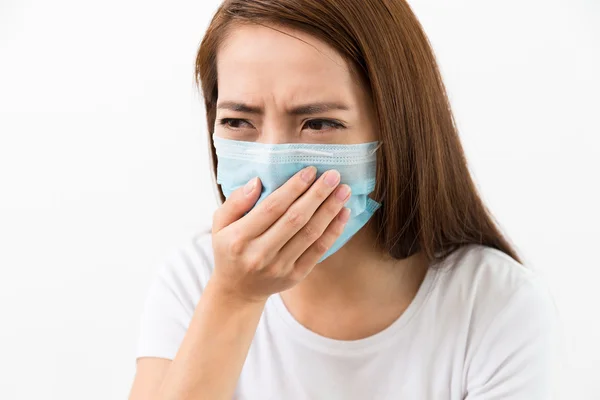 Jonge Aziatische zieke vrouw in masker — Stockfoto