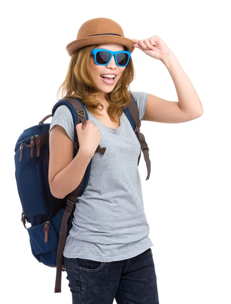 Mujer joven asiática con mochila y gafas de sol —  Fotos de Stock