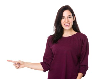 Kırmızı kazaklı Kafkas güzel kadın