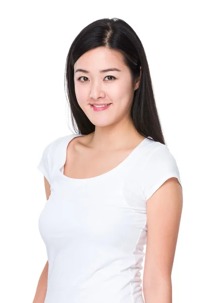 Jeune femme asiatique en T-shirt blanc — Photo