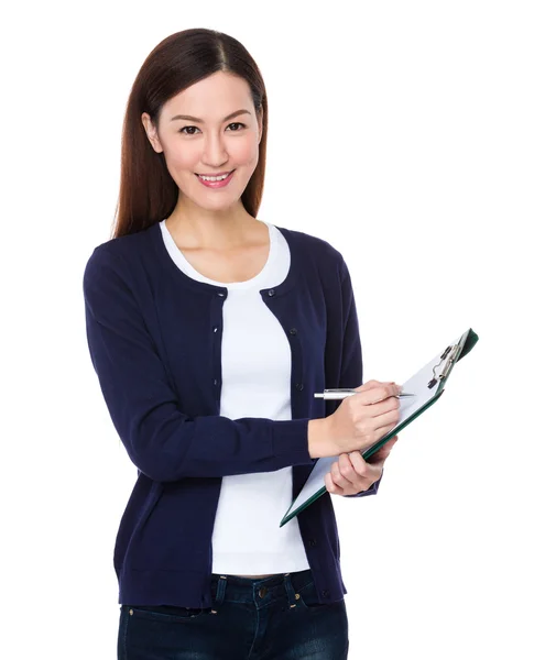 Asiática joven mujer en azul cárdigan — Foto de Stock