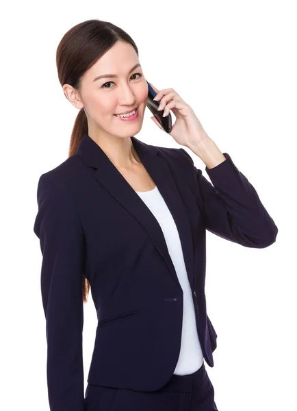 Jeune femme d'affaires asiatique en costume d'affaires — Photo