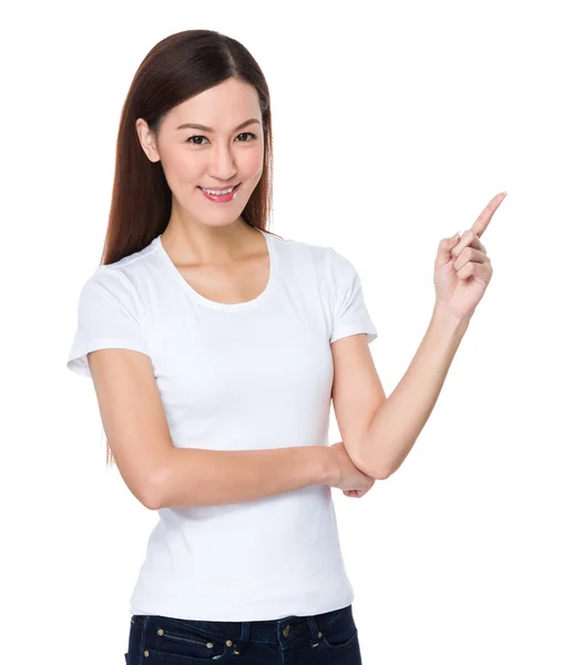 Asiático jovem mulher em branco t-shirt — Fotografia de Stock