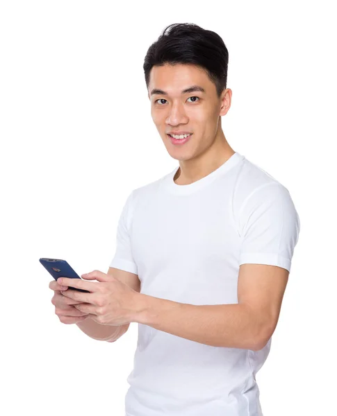 Asiático bonito homem em branco t-shirt — Fotografia de Stock