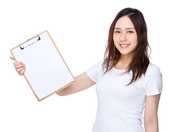 Joven asiática mujer en blanco camiseta — Foto de Stock