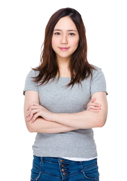 Jovem mulher asiática em cinza t-shirt — Fotografia de Stock