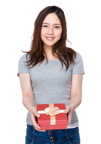 Young asian woman in grey t-shirt — Stock Photo, Image