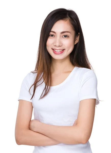 Asiatische junge Frau im weißen T-Shirt — Stockfoto