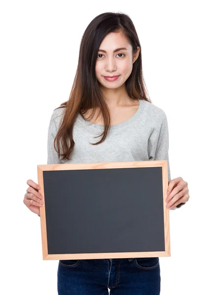 Mujer joven asiática en suéter gris — Foto de Stock