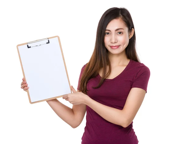 Asiática joven mujer en rojo camiseta — Foto de Stock