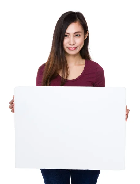 Asiática joven mujer en rojo camiseta — Foto de Stock