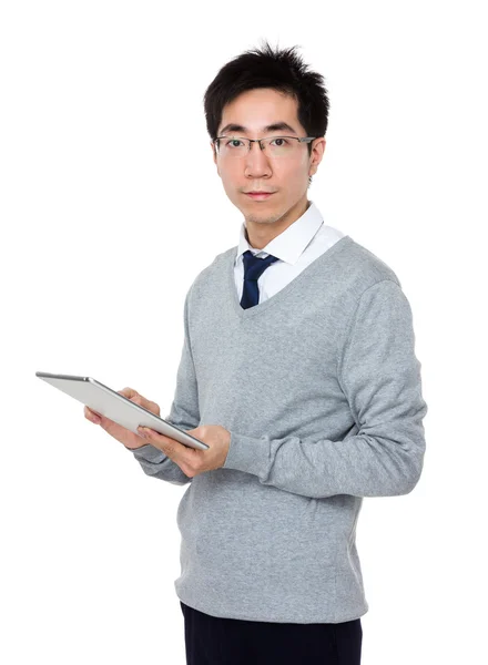Азиатский молодой бизнесмен в сером свитере — стоковое фото