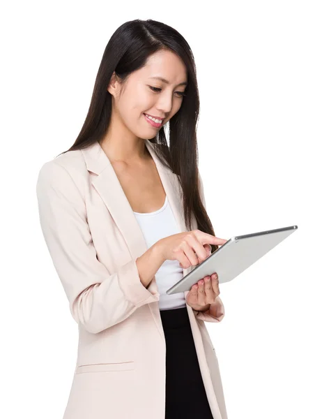 Asian young businesswoman in business suit — Stock Photo, Image