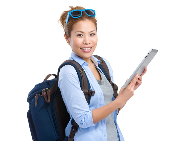 Asiatische junge Frau Tourist mit Rucksack — Stockfoto