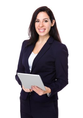 Beyaz esmer iş kadını iş kıyafeti