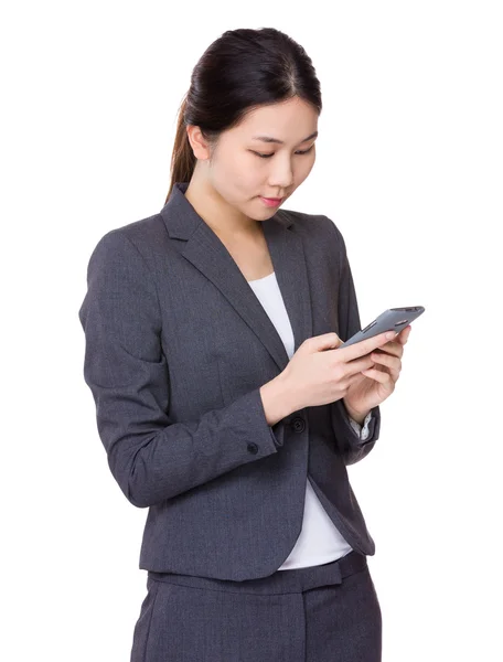 Asiatische junge Geschäftsfrau in Business-Anzug — Stockfoto