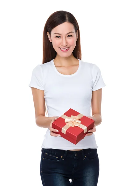 Young asian woman in white t-shirt — Stock Photo, Image