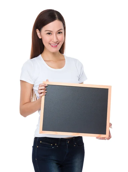 Jovem mulher asiática em branco T-shirt — Fotografia de Stock