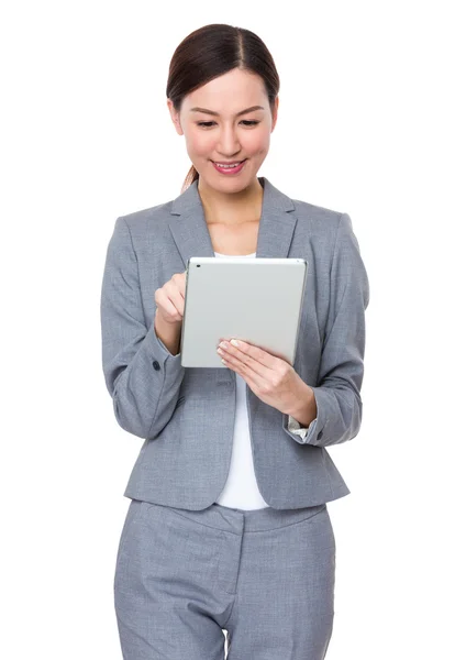 Young asian businesswoman in business suit — Stock Photo, Image