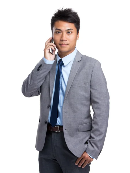 Aziatische knappe zakenman in grijs pak — Stockfoto