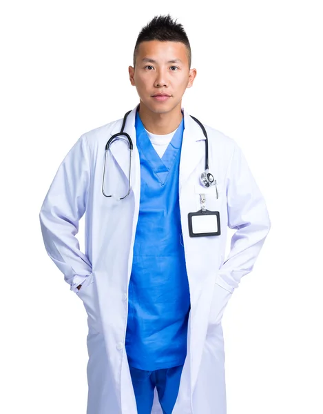 Ásia masculino médico no branco casaco — Fotografia de Stock