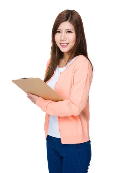 Asiática joven mujer en rosa cárdigan — Foto de Stock