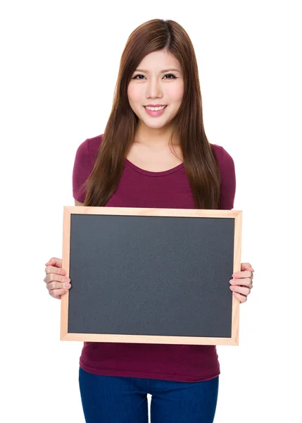 Joven asiática mujer en rojo camiseta — Foto de Stock